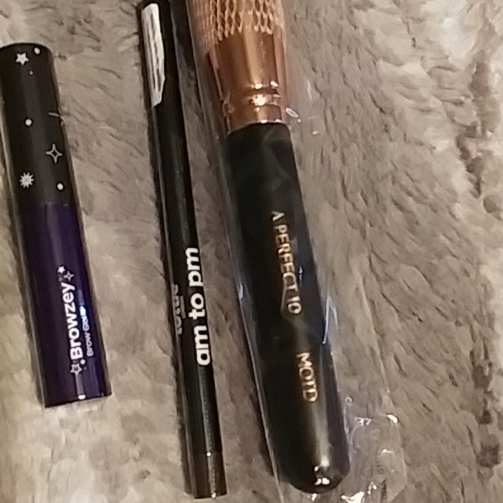 Beauty Bundle - Picture 3 of 3